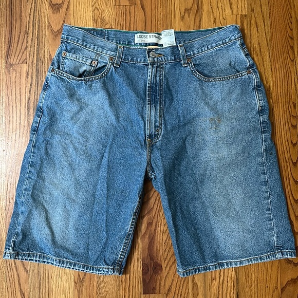 Levi's Other - Levi 569 Denim Shorts